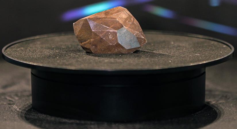 Aukciós rekordot jelentő, 228,31 karátos fehér gyémánt keresi új tulajdonosát