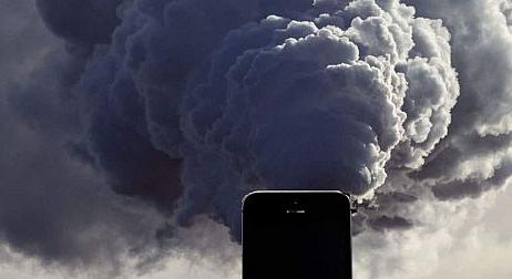 Elképesztő milyen mennyiségű CO₂ kibocsátását okozzák a mobilkészülékek
