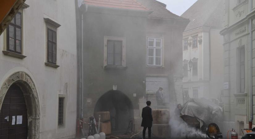 Füst lepte el Sopron belvárosát