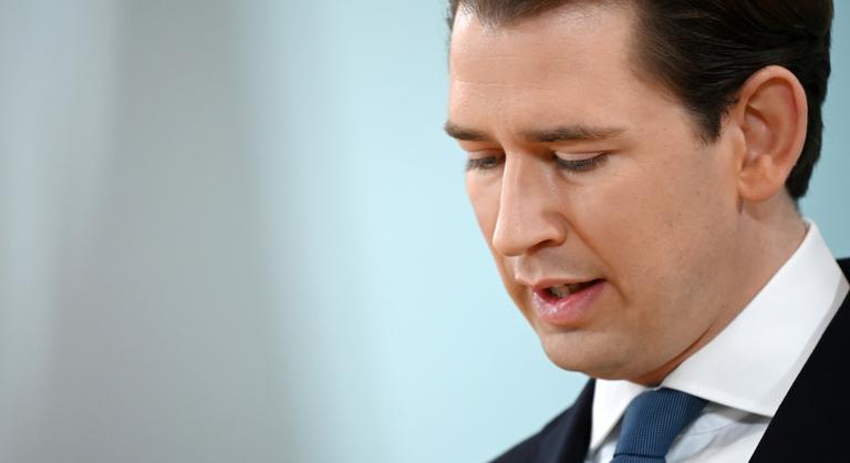Soha többet nem tér vissza a politikába a korrupcióval vádolt volt osztrák kancellár