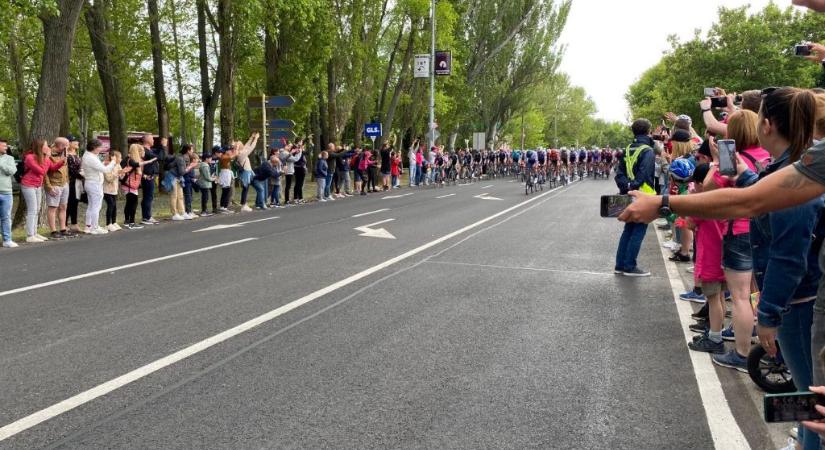 Így haladt el a Giro d’Italia mezőnye Badacsonynál (fotók)