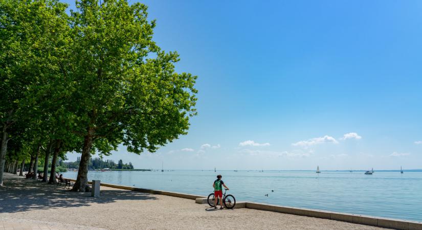 Érkezik a hőhullám Magyarországra: a héten már fürödni is lehet a Balatonban, Velencei-tóban
