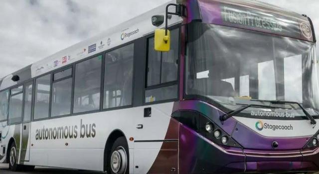Már éles tesztüzemben a sofőr nélküli buszok Skóciában