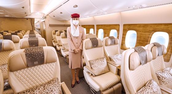 Érdemes megnézni az Emirates új osztályát: fotókon a Premium Economy kabin