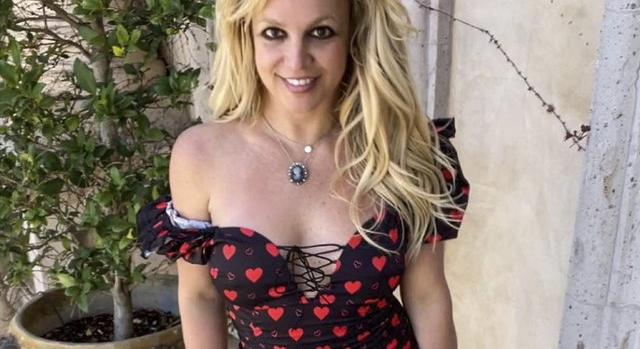 Zakkant vagy boldog? Britney Spears totál pucér fotókkal sokkolta a rajongókat
