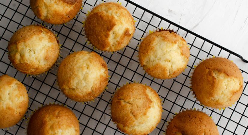 Puha, illatos citromos muffin: kezdők is elkészíthetik a kevert sütit