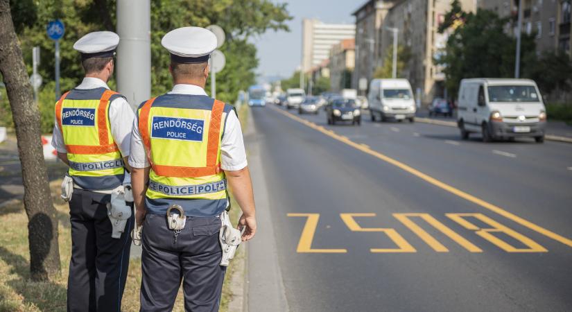 Kaszáltak a rendőrök a budapesti buszsávrazzián