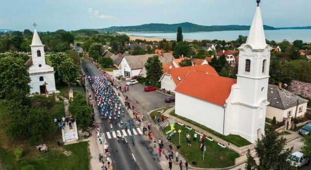"Csodálatos magyar tájak, fantasztikus szurkolók" – a nemzetközi sajtó a Giro Nagy Rajtjáról
