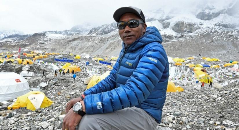 Mount Everest: Saját csúcsát döntötte meg egy hegymászó