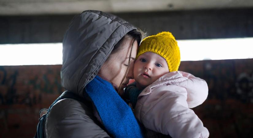 Félezernél is több menekültnek segített a katasztrófavédelem Tolnában