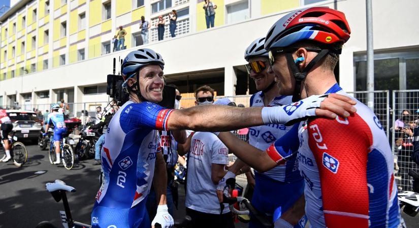 Valter Attila szakaszgyőzelemhez segítette csapattársát a Girón, sprint döntött a Tour de Hongrie nyitószakaszán is