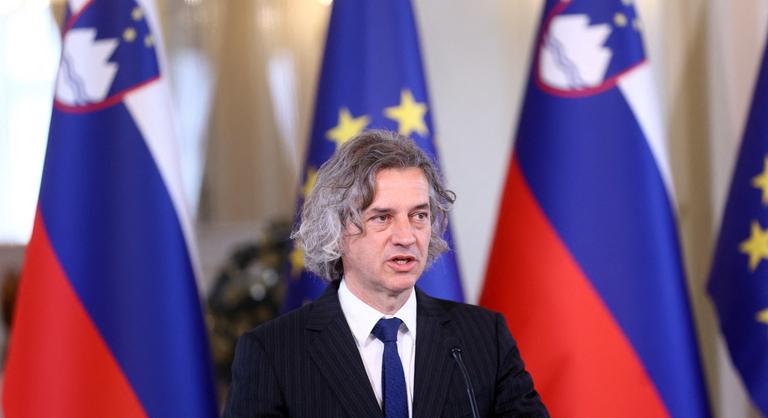 Véglegesítették a koalíciós szerződést és a minisztériumok számát Szlovéniában