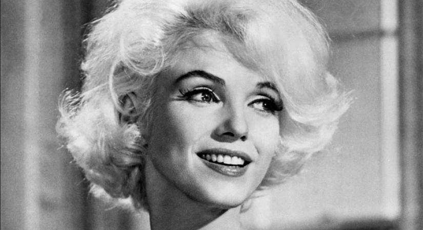 Marilyn Monroe filmes ruháit és Thor kalapácsát is elárverezik