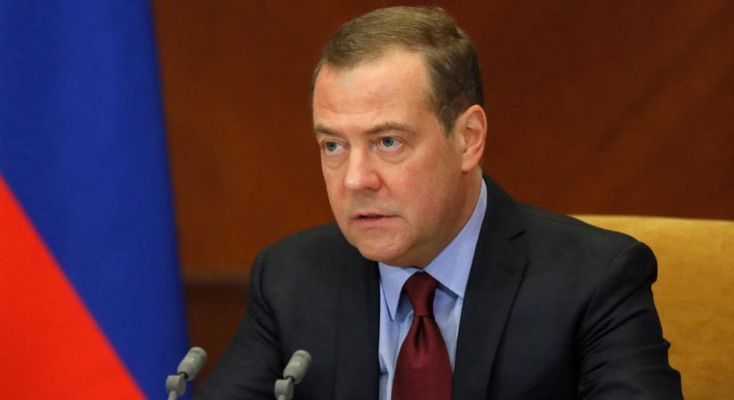 Dmitrij Medvegyev: A nyugat vigyázzon, bele ne fulladjon a ruszofób rohama alatt a saját nyálába
