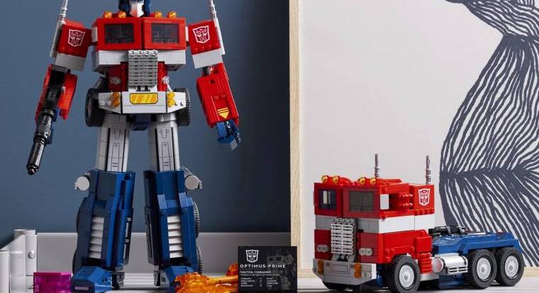 Átépítés nélkül is átalakítható a LEGO Optimus Prime