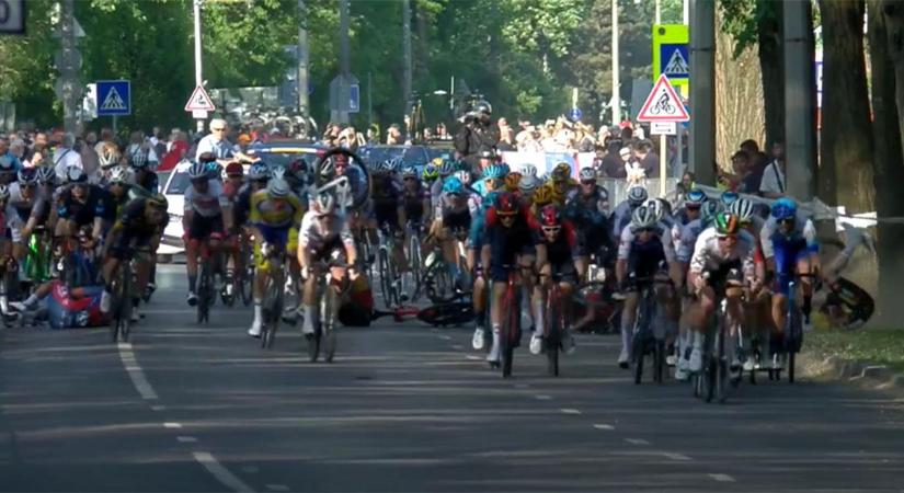 Videó: óriási bukás a Tour de Hongrie második szakaszán