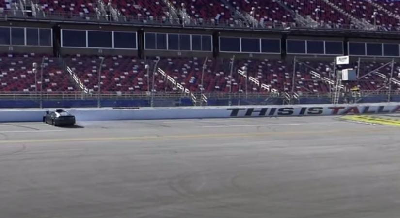 NASCAR: Ilyen egy törésteszt valódi versenypályán, 200 km/h feletti tempóval [VIDEÓ]