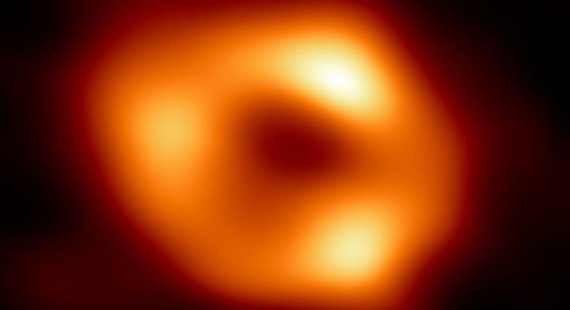 Először láthatjuk fényképen a Naprendszer fekete lyukát