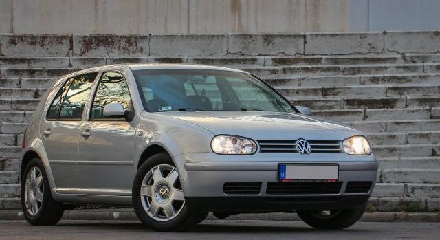 Te inkább vegyél új autót! – VW Golf 1.6 SR, 2000 használtteszt