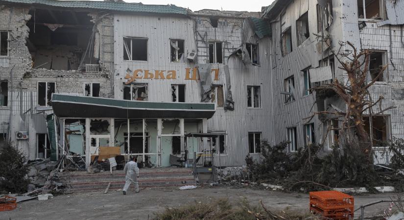 Zelenszkij: Az oroszok több mint 570 egészségügyi intézményt semmisítettek meg
