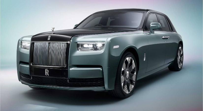 Világító hűtőráccsal újul meg a Rolls Royce csúcsmodellje