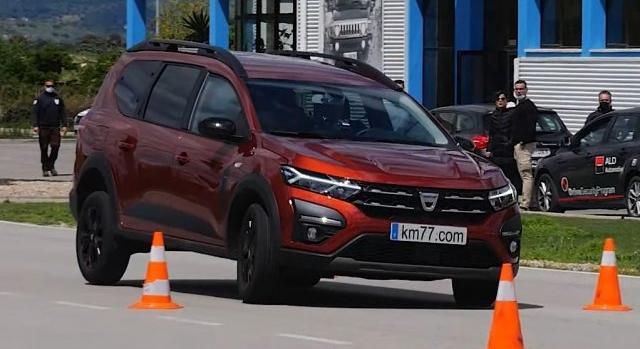 Hozza az elvártat a Dacia Jogger a jávorszarvas-teszten?