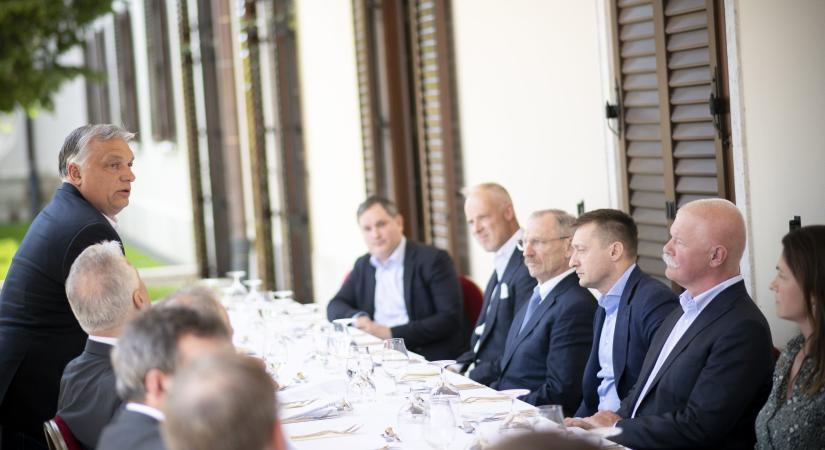 DK az ötödik Orbán-kormányról: “már a látszatra sem adnak”