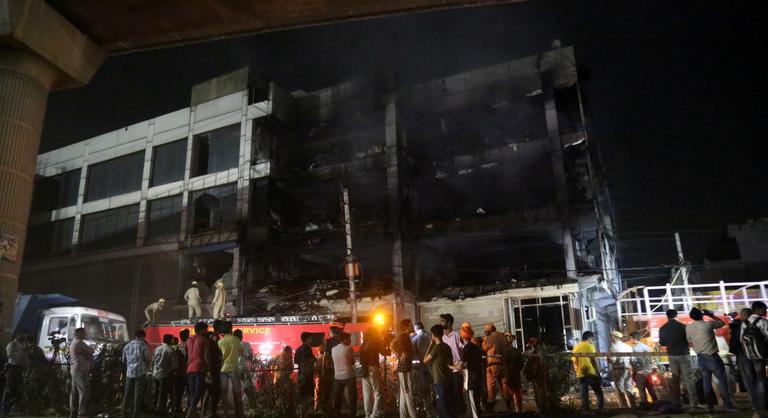 Több mint húsz ember meghalt egy épülettűzben