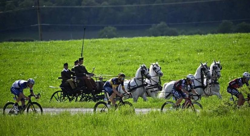Kazincbarcikán összejött az a csata, amit a Tour de France-on is várnak