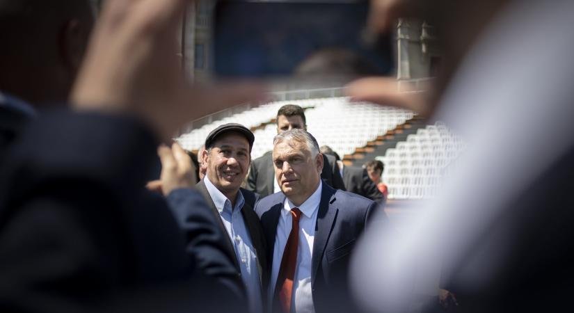 Orbán Viktor szombaton is nagyot ment, folytatódik a szelfi-time (videó)
