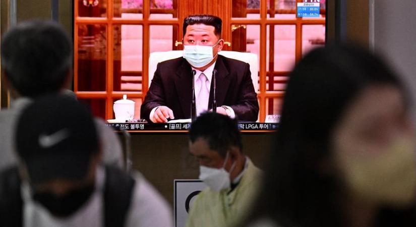 Észak-Korea elkezdett színt vallani a koronavírus-járványról, 42 halott, csaknem 300 ezer fertőzött