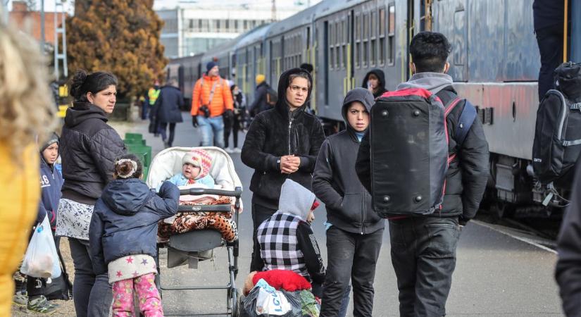 Több mint 12 ezer menekült érkezett szombaton hazánkba