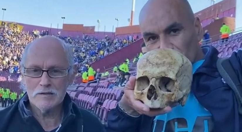 Nagyapja koponyáját is elvitte a meccsre a fanatikus szurkoló