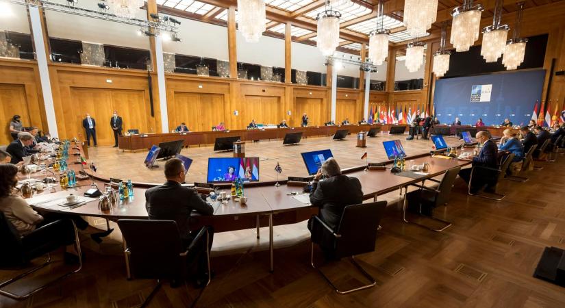 Rendkívüli NATO-értekezlet Berlinben