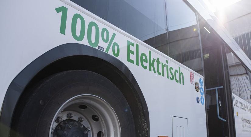 Tízből egy elektromos buszt már megmutattak a miskolciaknak