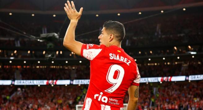 Ennél nagyobb szurkolói elismerést nem kaphatott volna a búcsúzó Suárez – FOTÓ