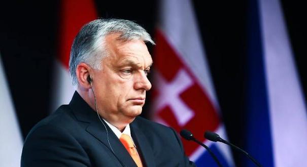 Orbán Viktornak színt kell vallania – lapszemle