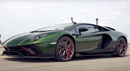 Gyorsulási verseny az összes Lamborghini Aventador-kiadás között