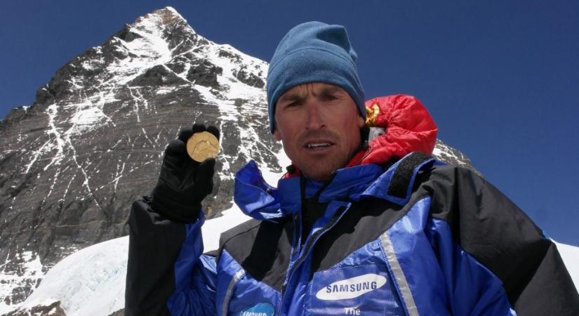 Rekorder lett a brit hegymászó, aki tizenhatodszor jutott fel a Mount Everestre