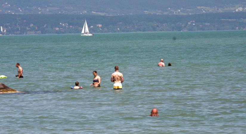 20-22 fokos a Balaton, sokan fürödtek már a tóban