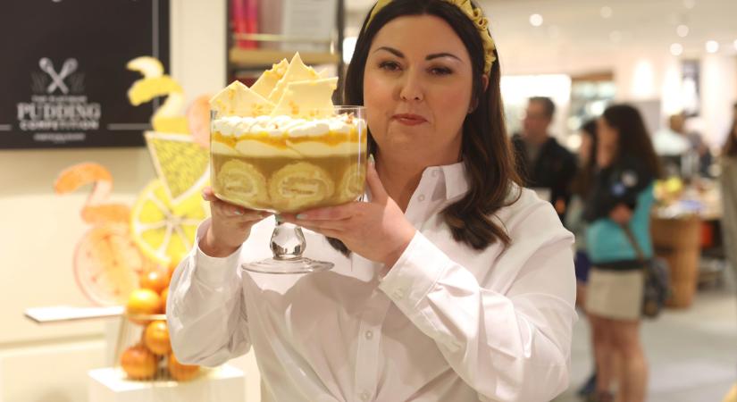 Ez lett Erzsébet királynő hivatalos desszertje: egyszerűbb, mint gondolnád!