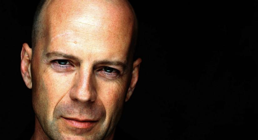 Sápadt és sokat fogyott: Bruce Willis 2 hónappal lesújtó diagnózisa után először tűnt fel