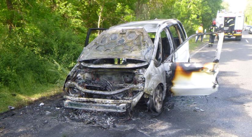 Erdőben és kigyulladt autónál is oltották a tüzet Somogyban