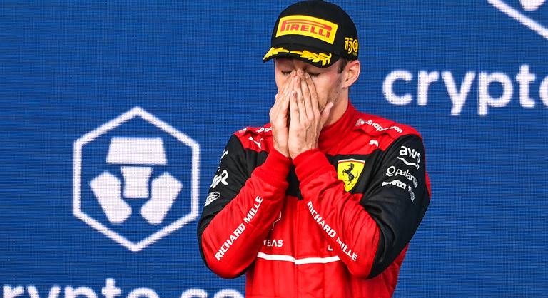 Leclerc csúnyán összetörte otthon Lauda Ferrariját – videó