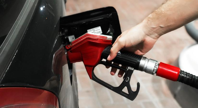 Tovább nő a benzin nagykereskedelmi ára, a hatósági ársapka védi a fogyasztókat