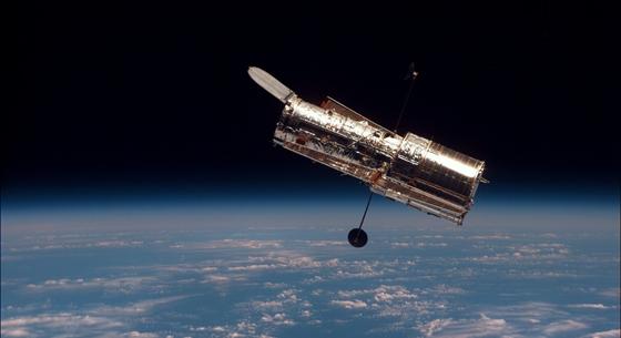 Lenyűgöző fotót készített a Hubble egy galaxisról, ami egy kalapról kapta a nevét