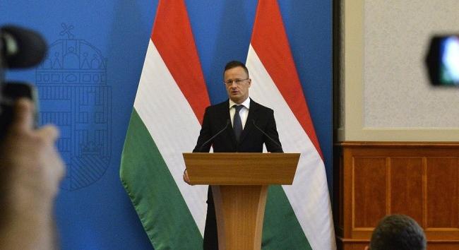 Szijjártó: kitartunk az álláspontunk mellett