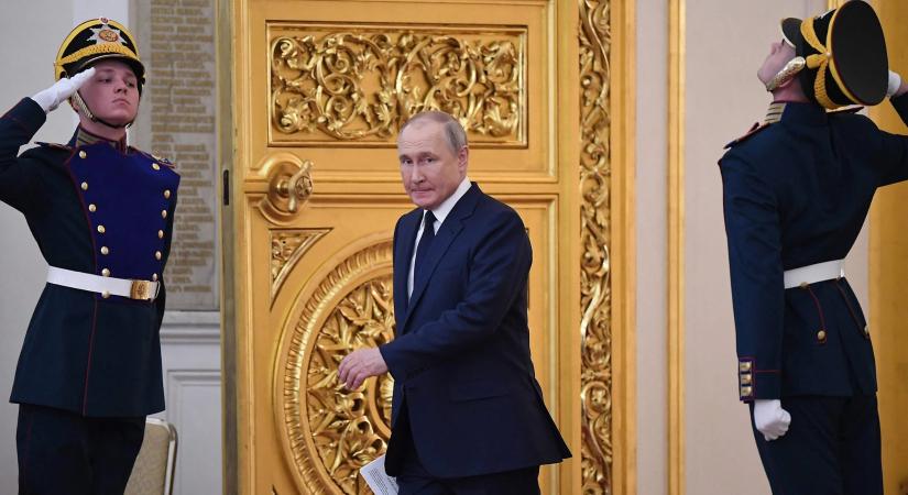 Sokkolta a világot: Putyint kórházba vitték és megműtötték – dublőrök helyettesíthetik