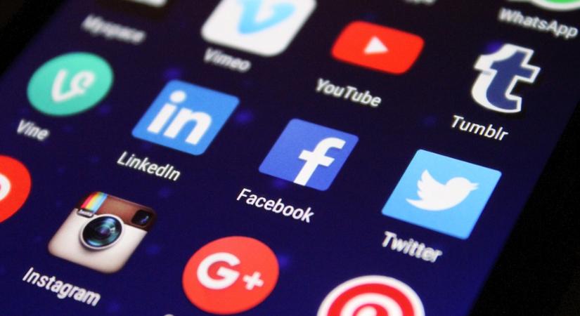 A közösségi média dezinformációi mindannyiunk jövőjét veszélyeztetik