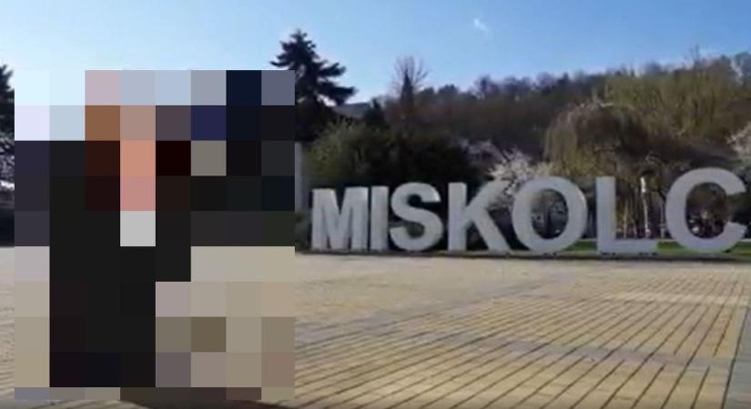Az egyik legnépszerűbb tévés család tűnt fel Miskolc főterén